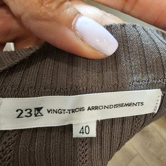 23区 Vingt-Trois Arrondissements Short Sleeve Knit Top Size 40 - Picture 2 of 4